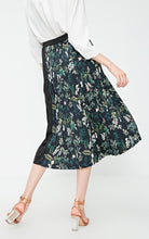 Load image into Gallery viewer, Pleated Splice Decorative Buttons Side Zip Skirt
