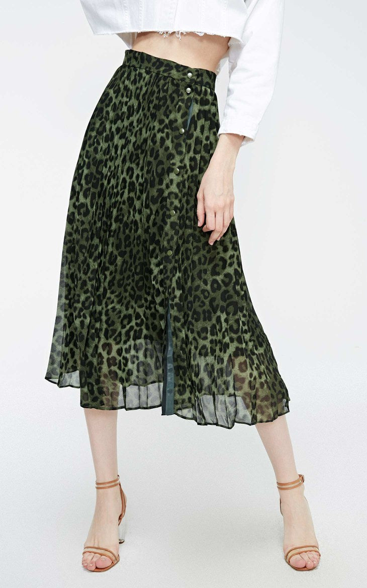 Leopard Print Pleated Skirt