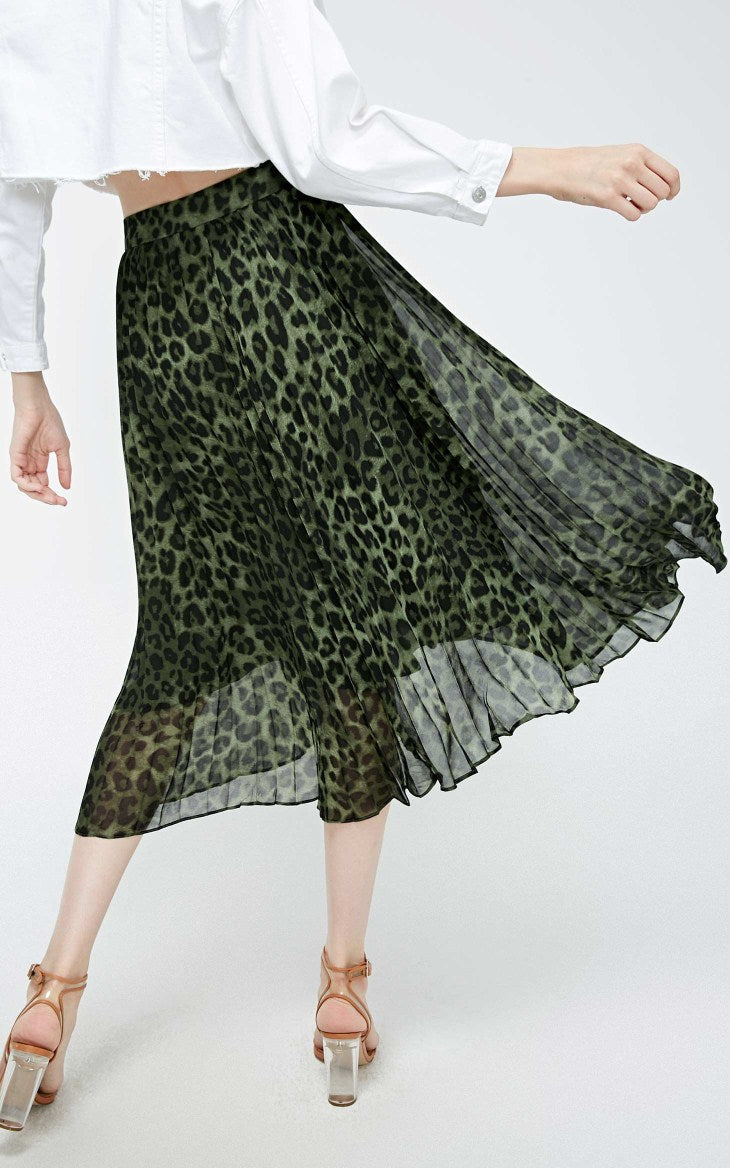 Leopard Print Pleated Skirt